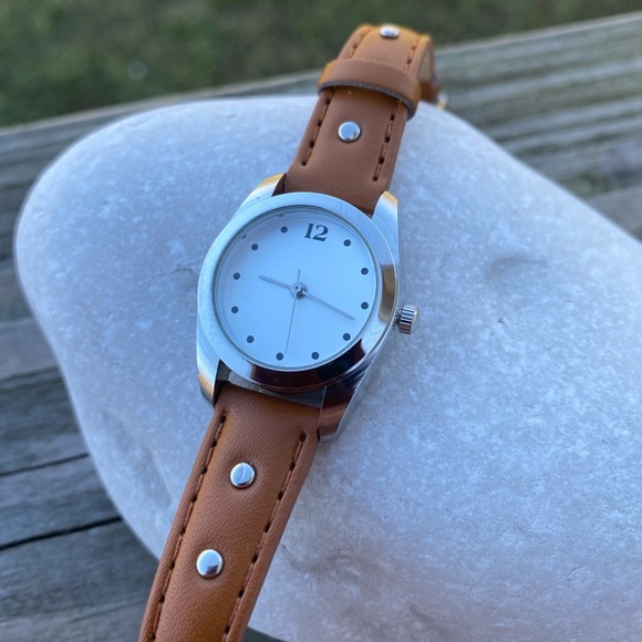 Tan faux leather Fashion watch w/ tiny stud accents New in box - Picture 2 of 10